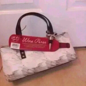 𝅺HAPPY Hour Insulated Wine Purse/ Handbag with Opener. New with Tag